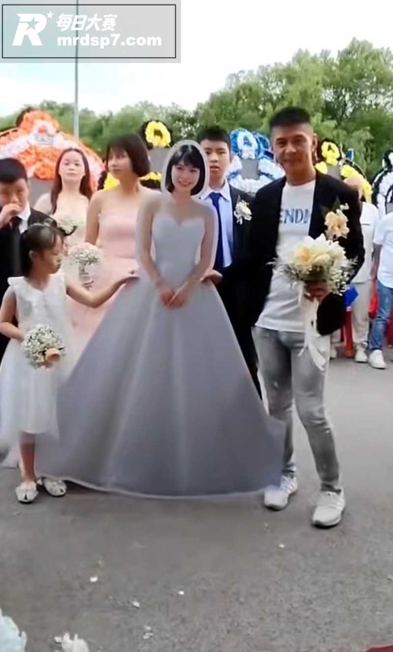 冥婚现场直击！活人全相关图片16