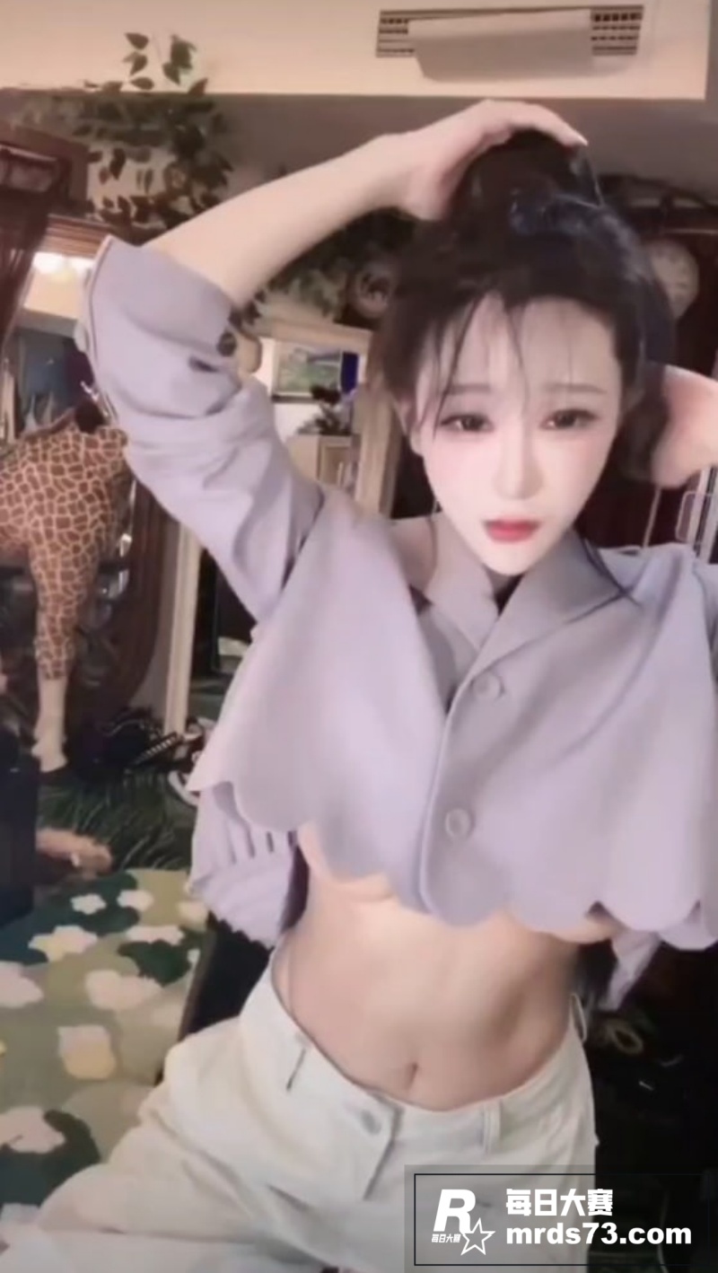 抖音快手网红闪现走光相关图片2