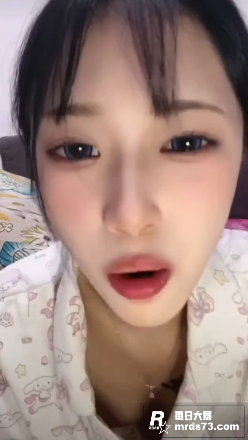 抖音快手网红闪现走光相关图片7