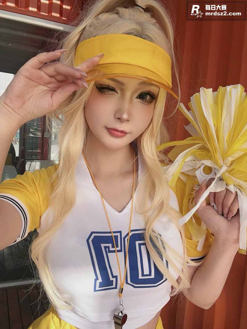 推特高颜值巨乳嫩模 相关图片3