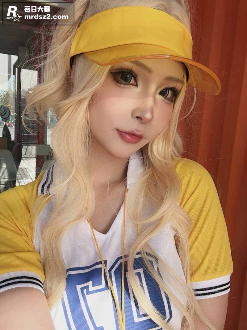 推特高颜值巨乳嫩模 相关图片4