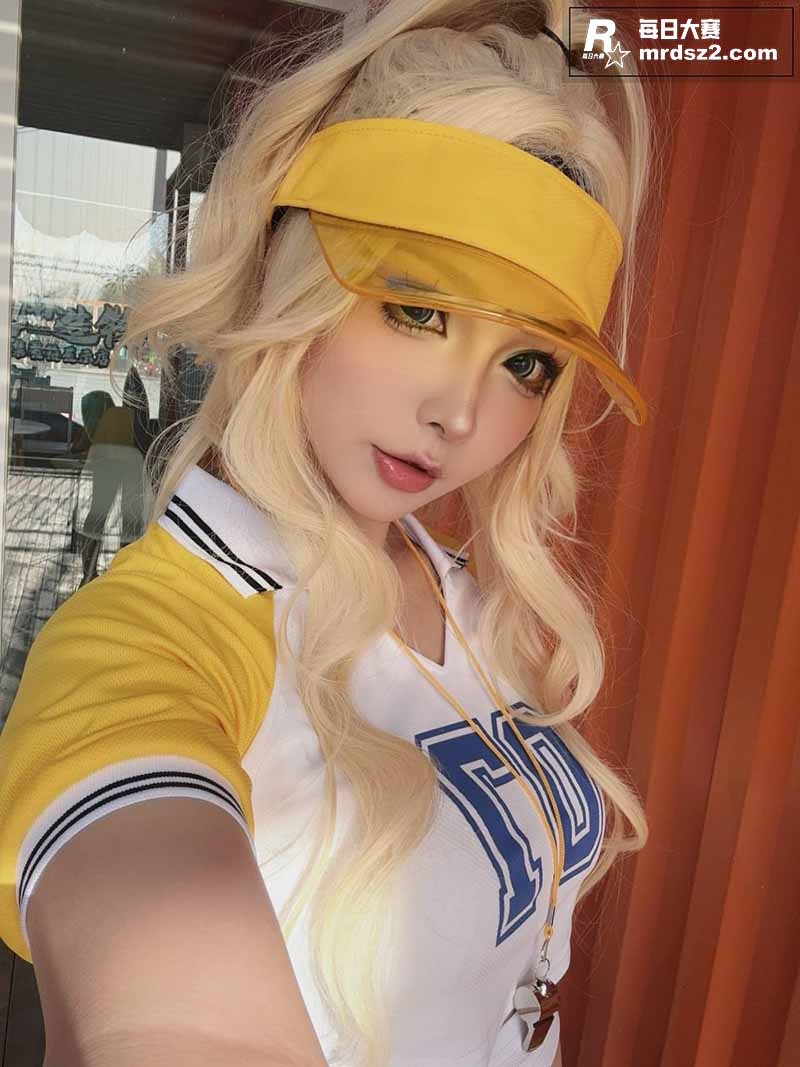 推特高颜值巨乳嫩模 相关图片5