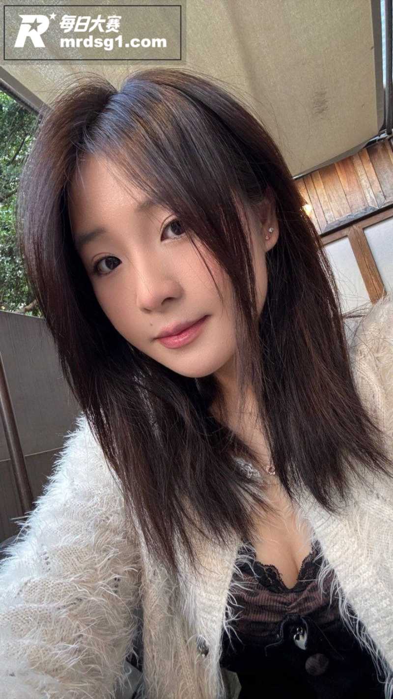 素人泄密 大奶萌妹和相关图片1