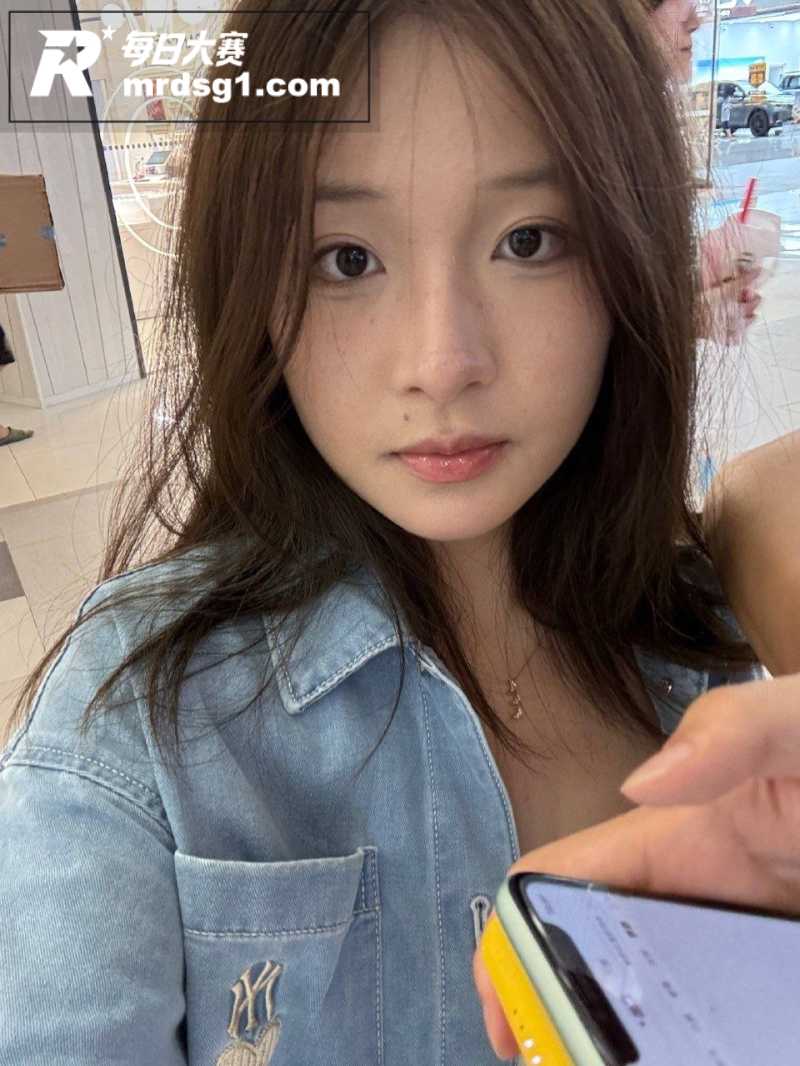 素人泄密 大奶萌妹和相关图片2