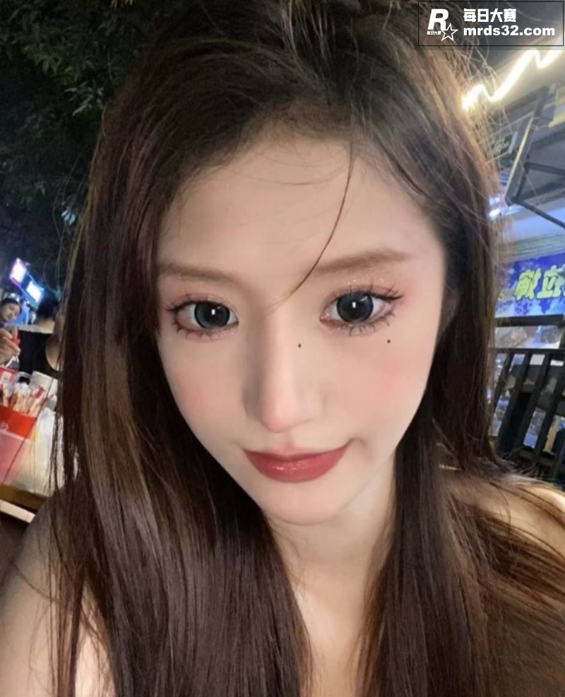高颜值反差母狗 与男相关图片1