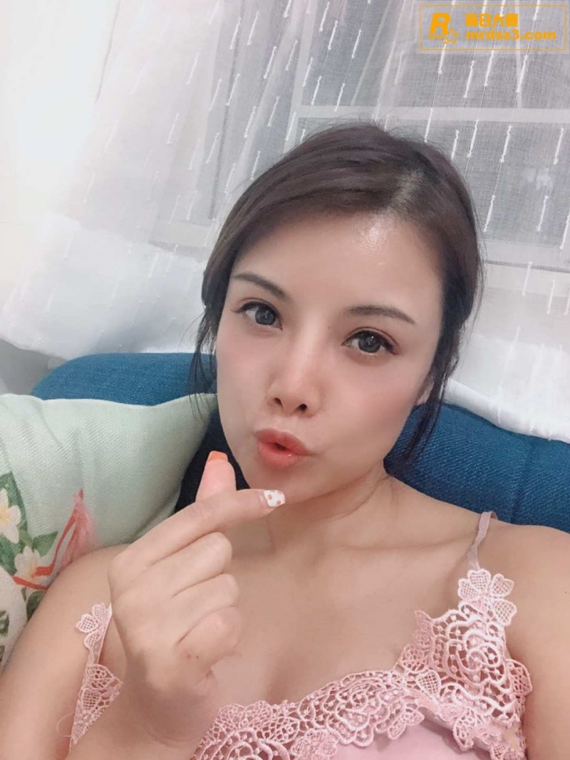 美艳人妻出轨偷情已婚相关图片6