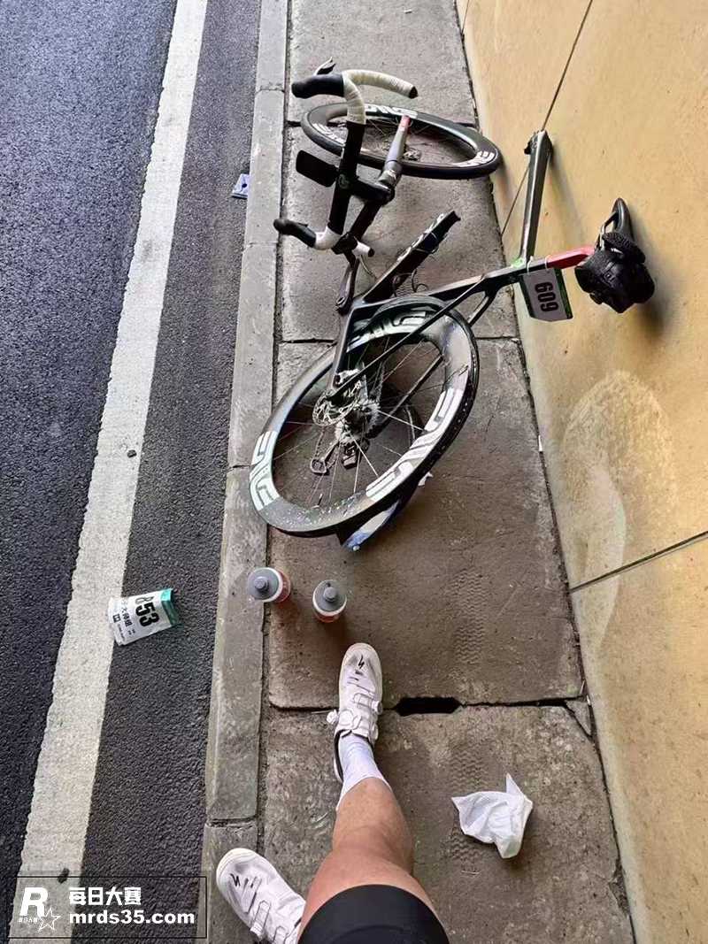 巢湖自行车公开赛发生相关图片2