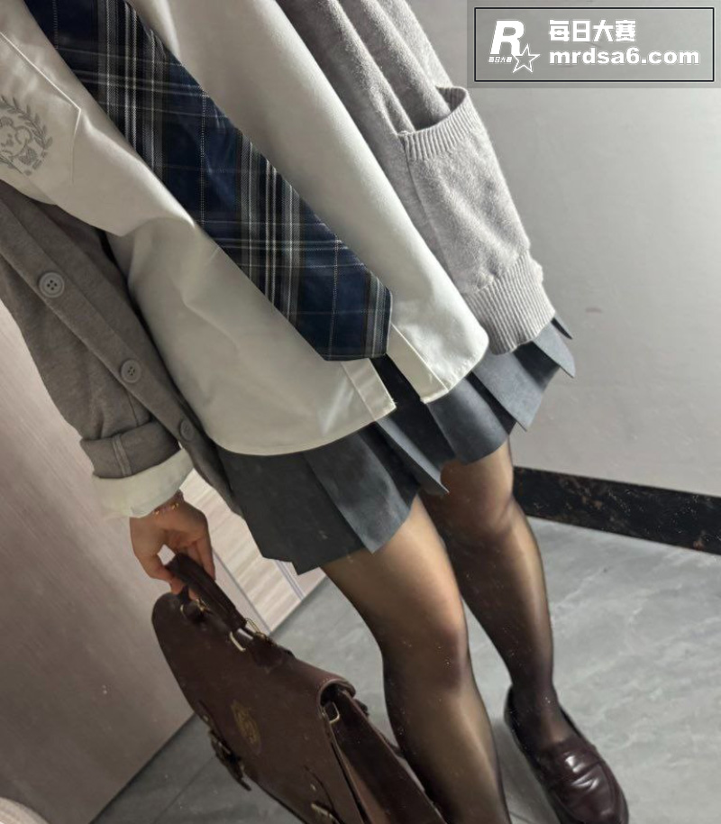 广东极品反差女高中生相关图片2