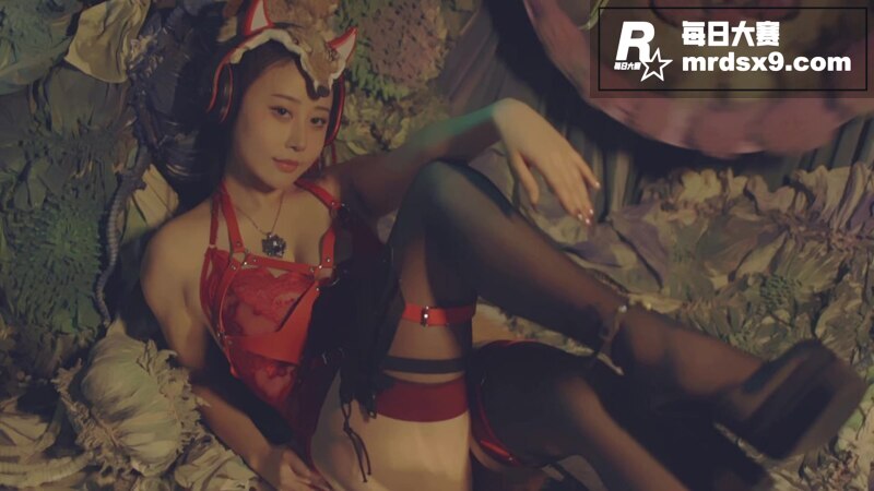 推特巨乳女神 奈汐酱相关图片4