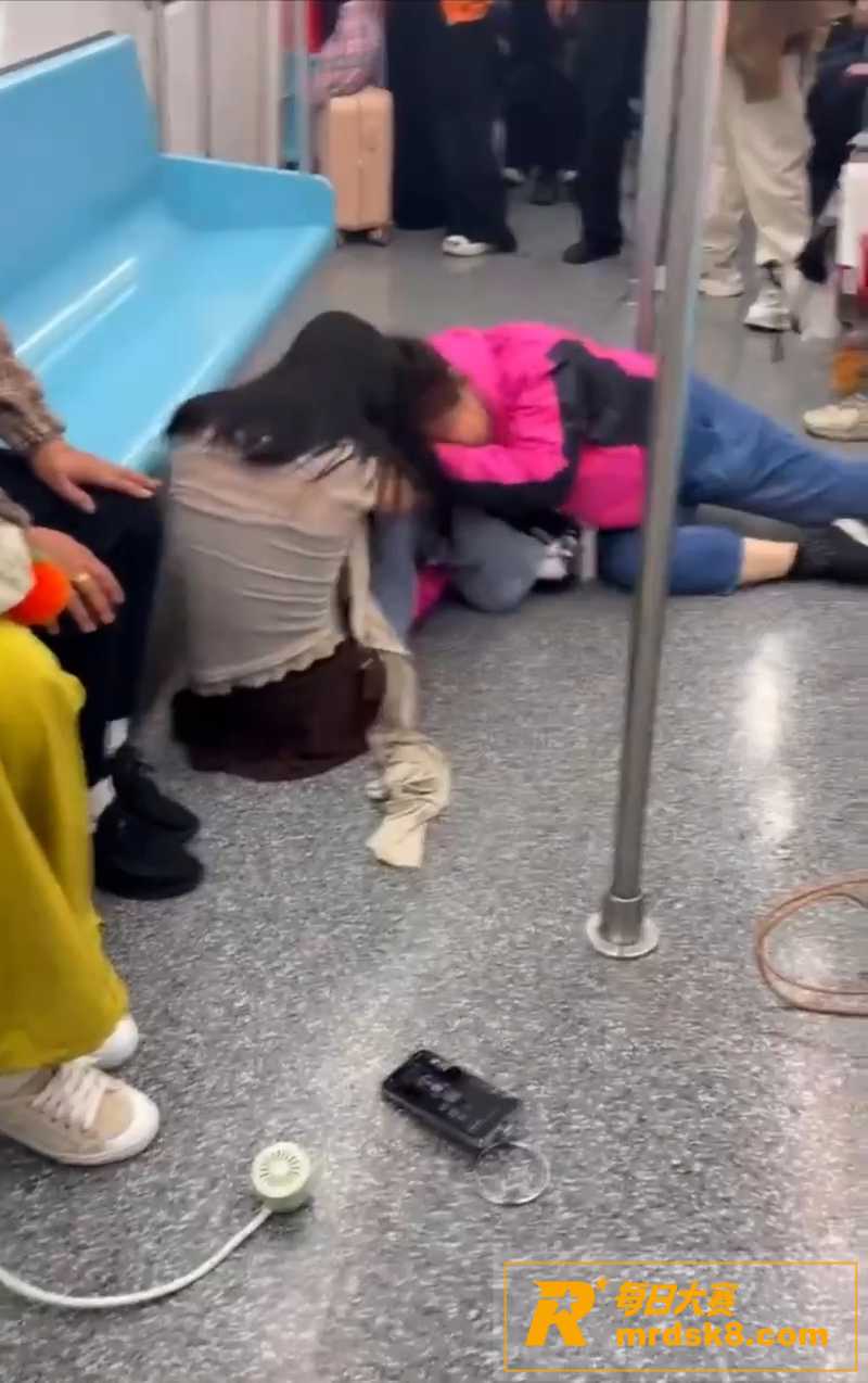 上海地铁抢座位大战！相关图片11