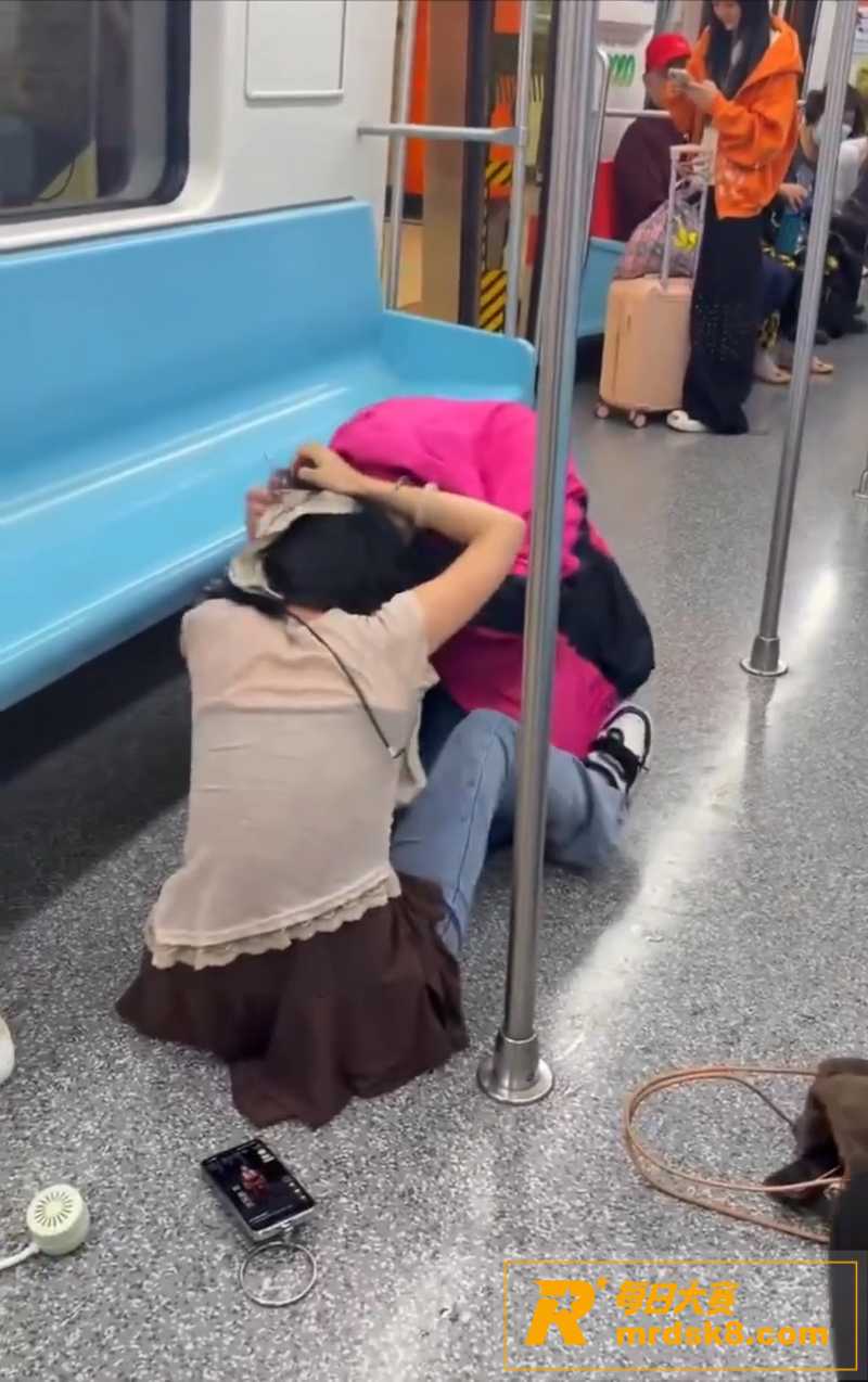 上海地铁抢座位大战！相关图片14