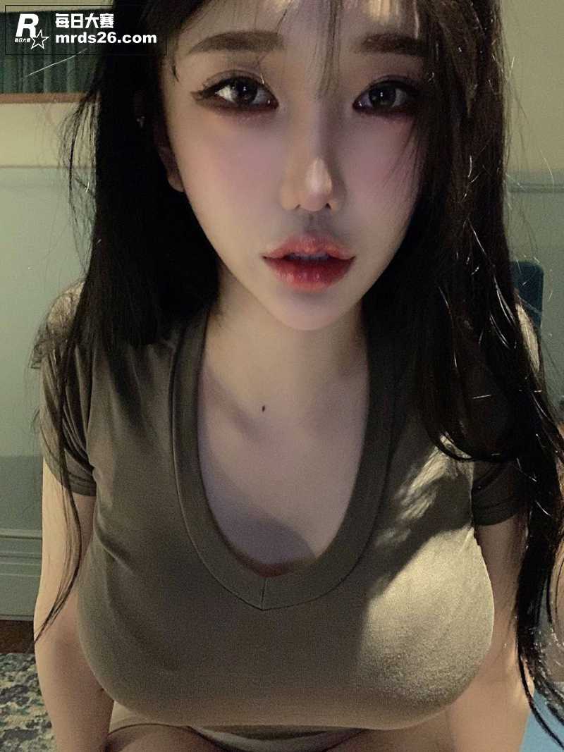 韩国高颜值极品身材女相关图片1