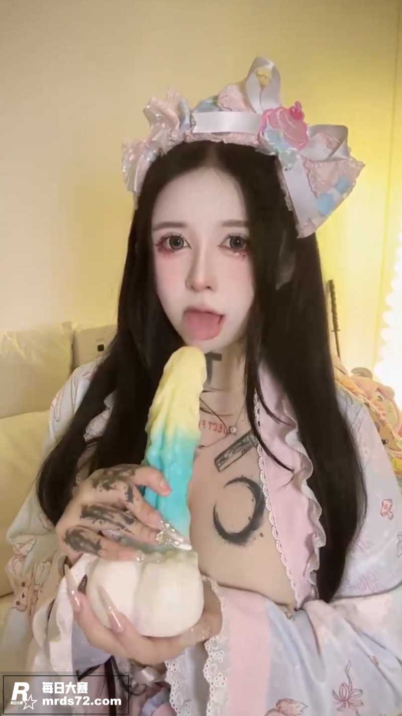 高颜值福利姬COS定相关图片5