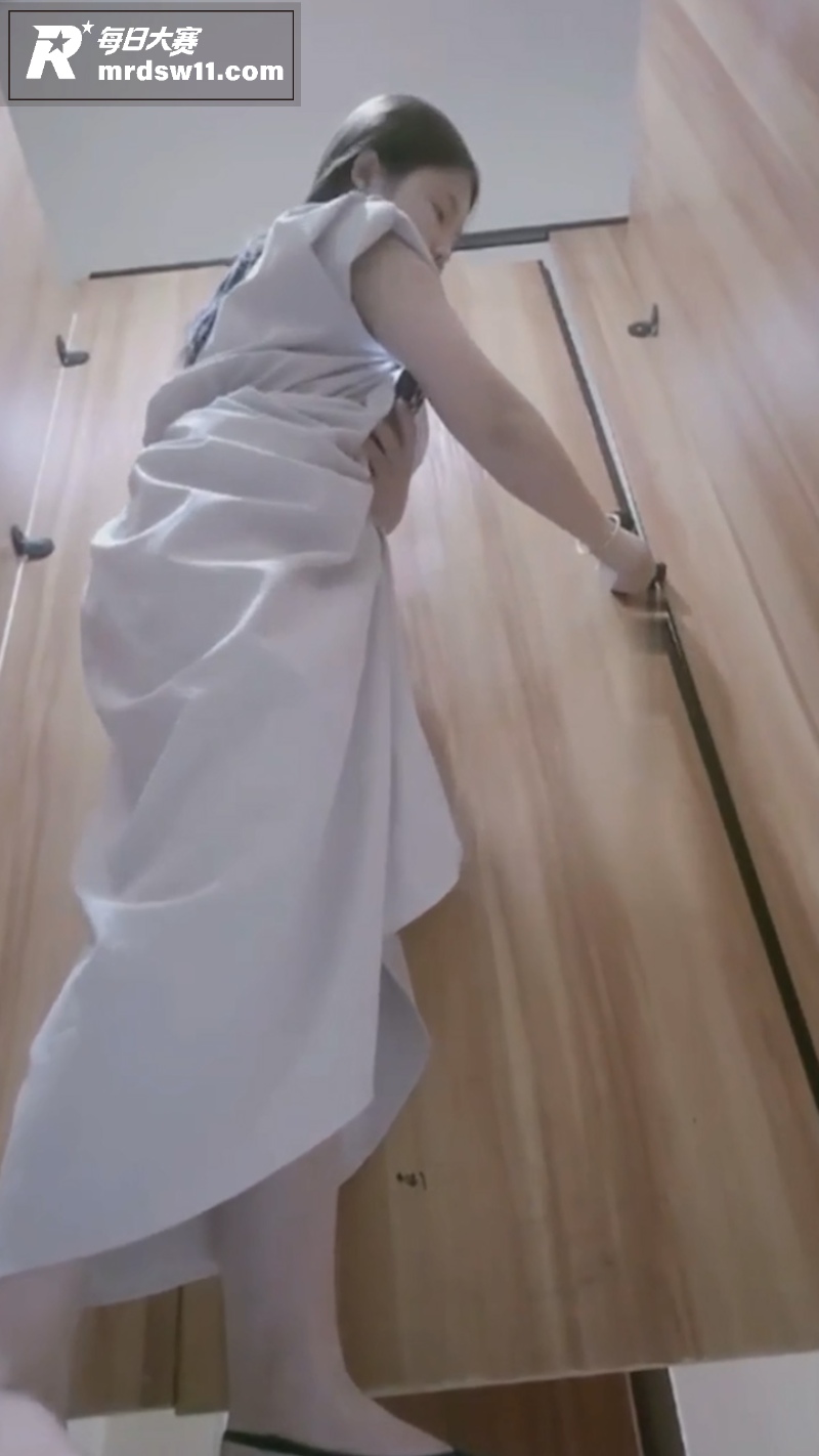 商场女厕所偷拍系列大相关图片7