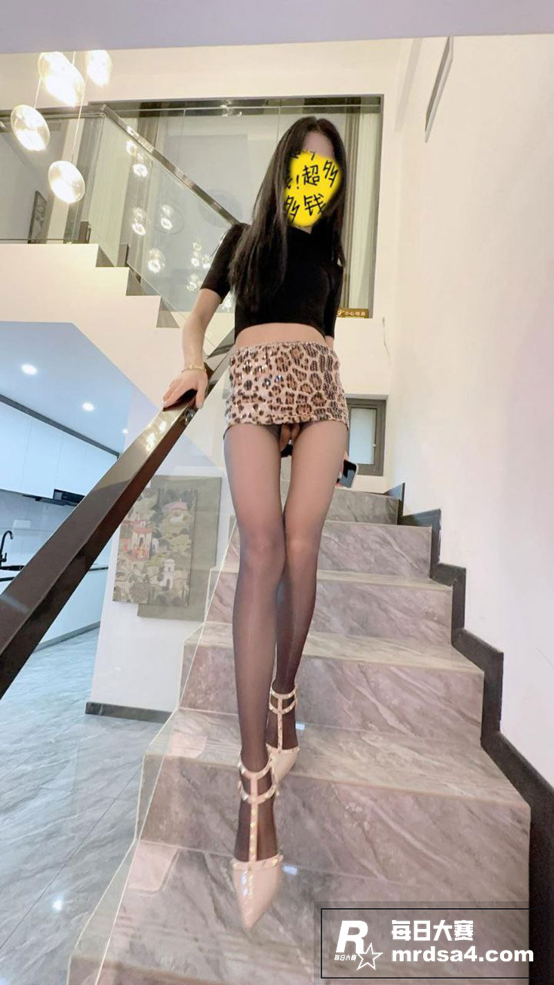 海角社区 长腿女儿丽相关图片2