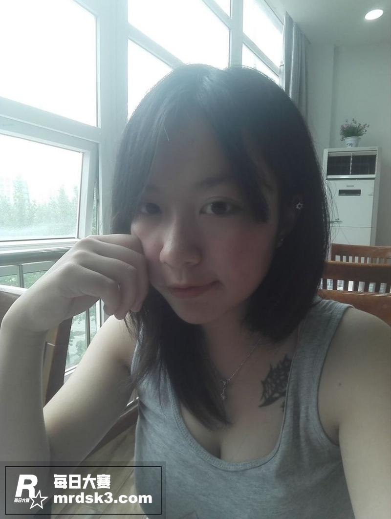 上海巨乳纹身荡妇 刘相关图片1