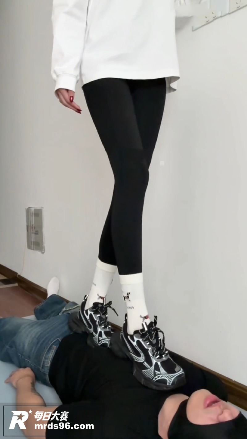 推特足控女王 不二犬相关图片3