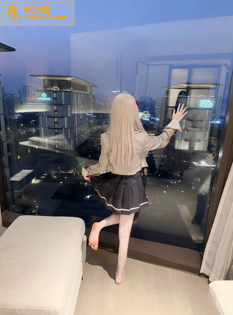 推特极品萝莉 幼水若相关图片1