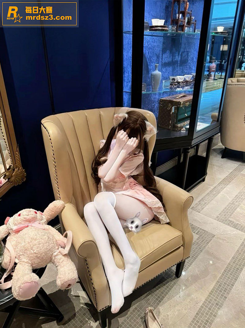 推特极品萝莉 幼水若相关图片2