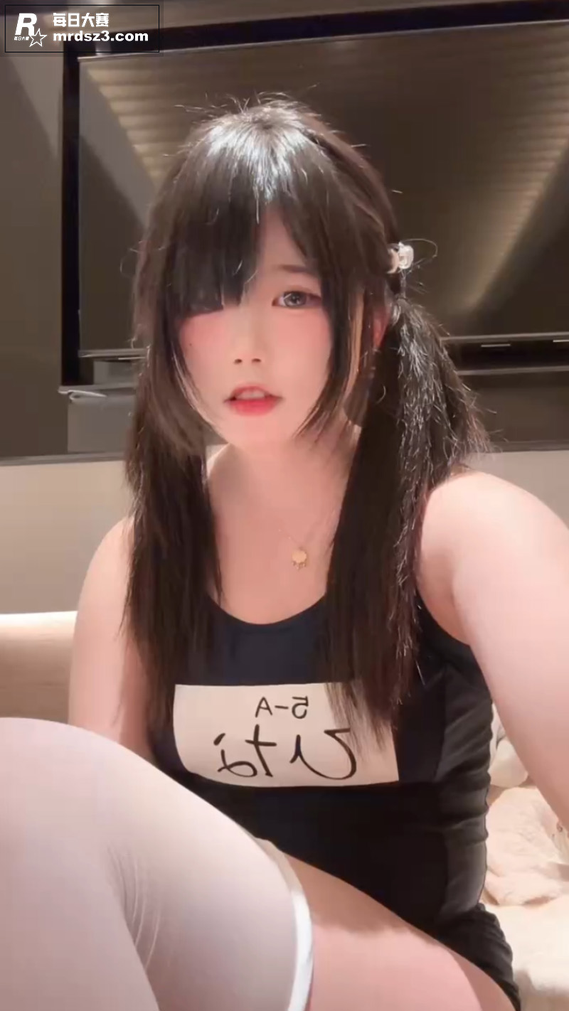 超极品反差萝莉少女 相关图片2