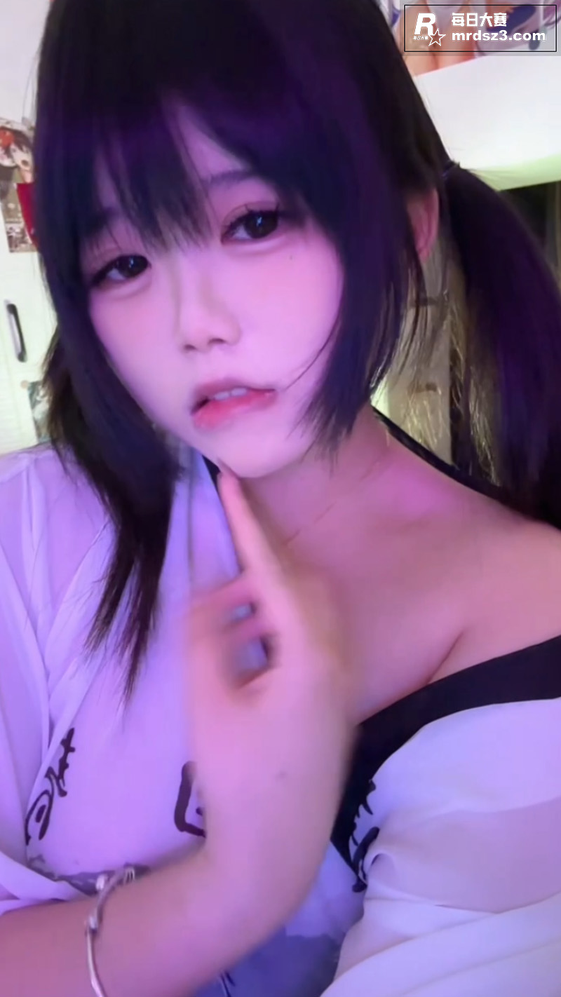 超极品反差萝莉少女 相关图片10