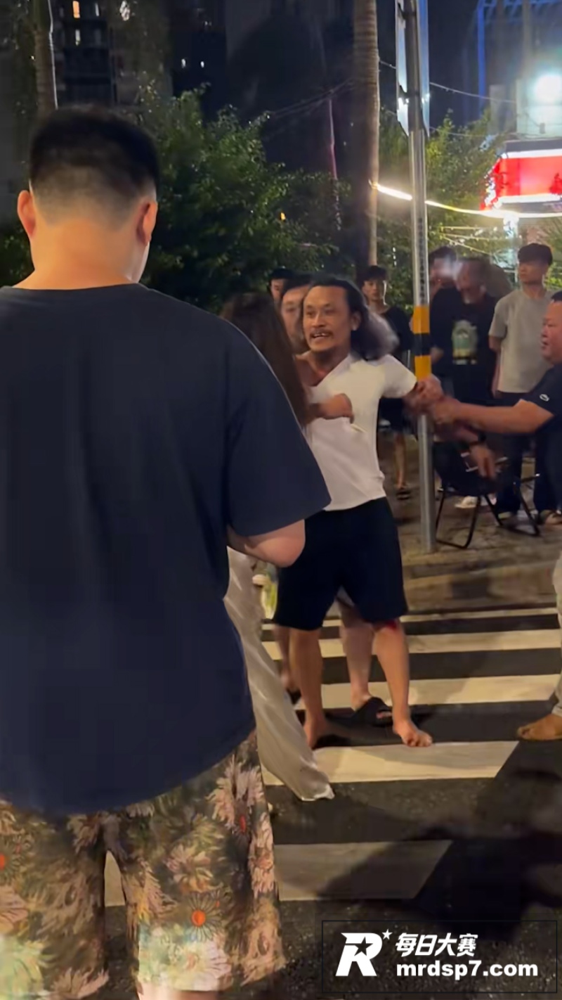 街头拳击现场 几位醉相关图片7
