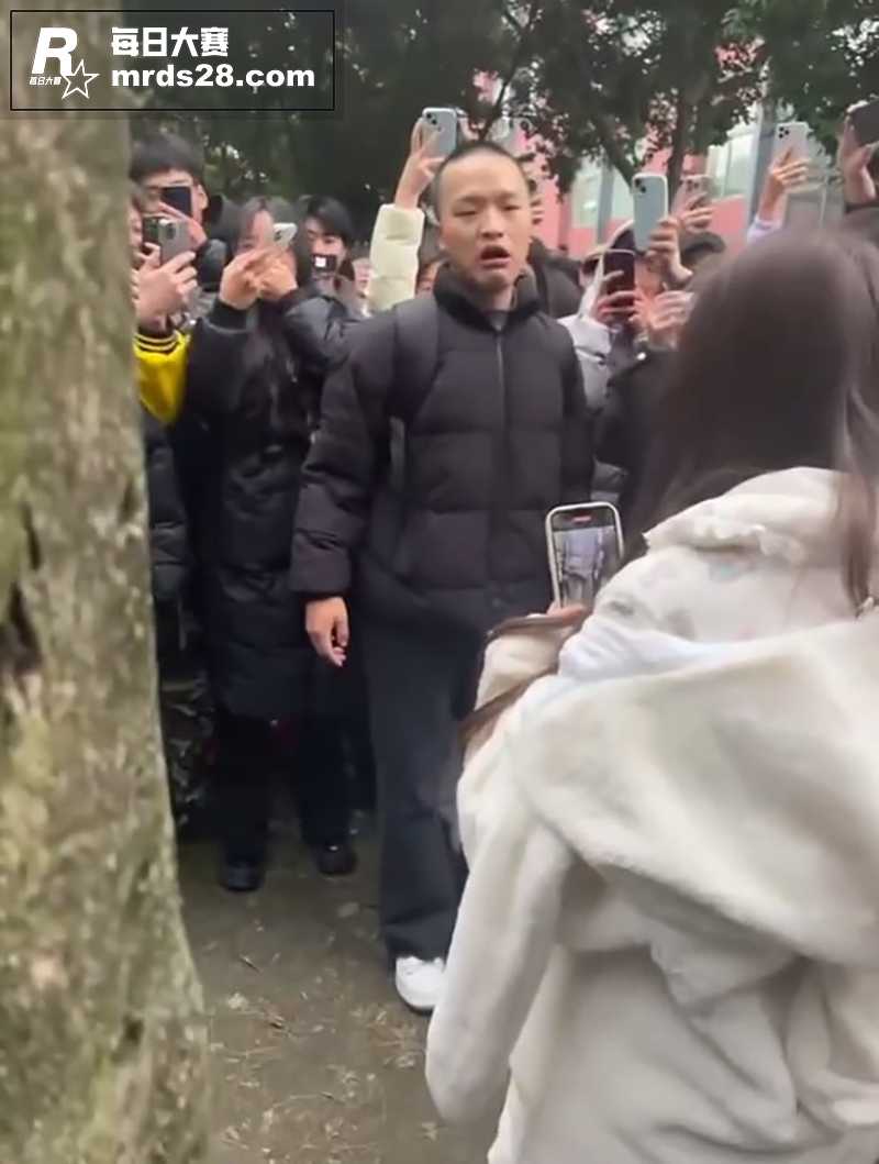 又一位纯爱战士应声倒相关图片6