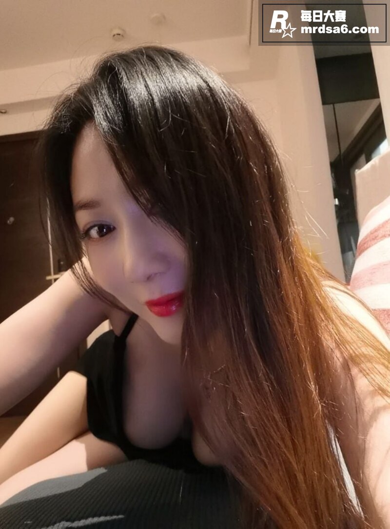 高颜值极品大奶少妇 相关图片6