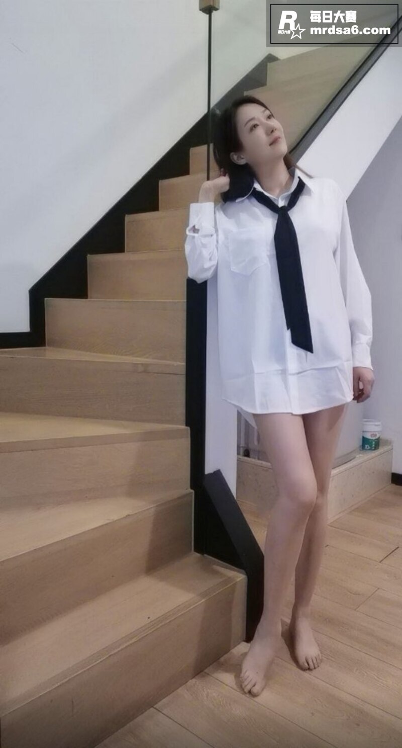 高颜值极品大奶少妇 相关图片10