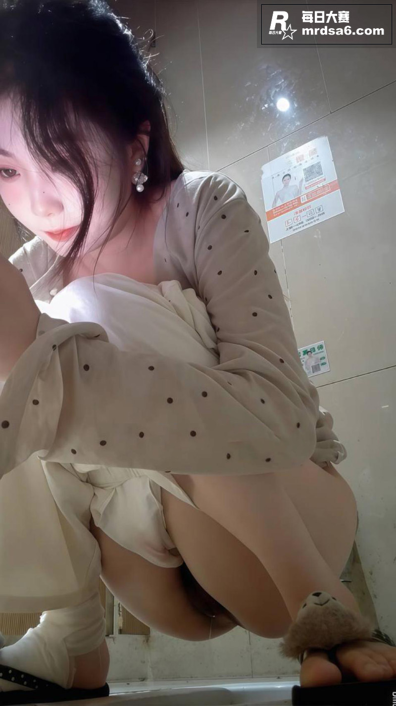 精选厕所偷拍 多位高相关图片7