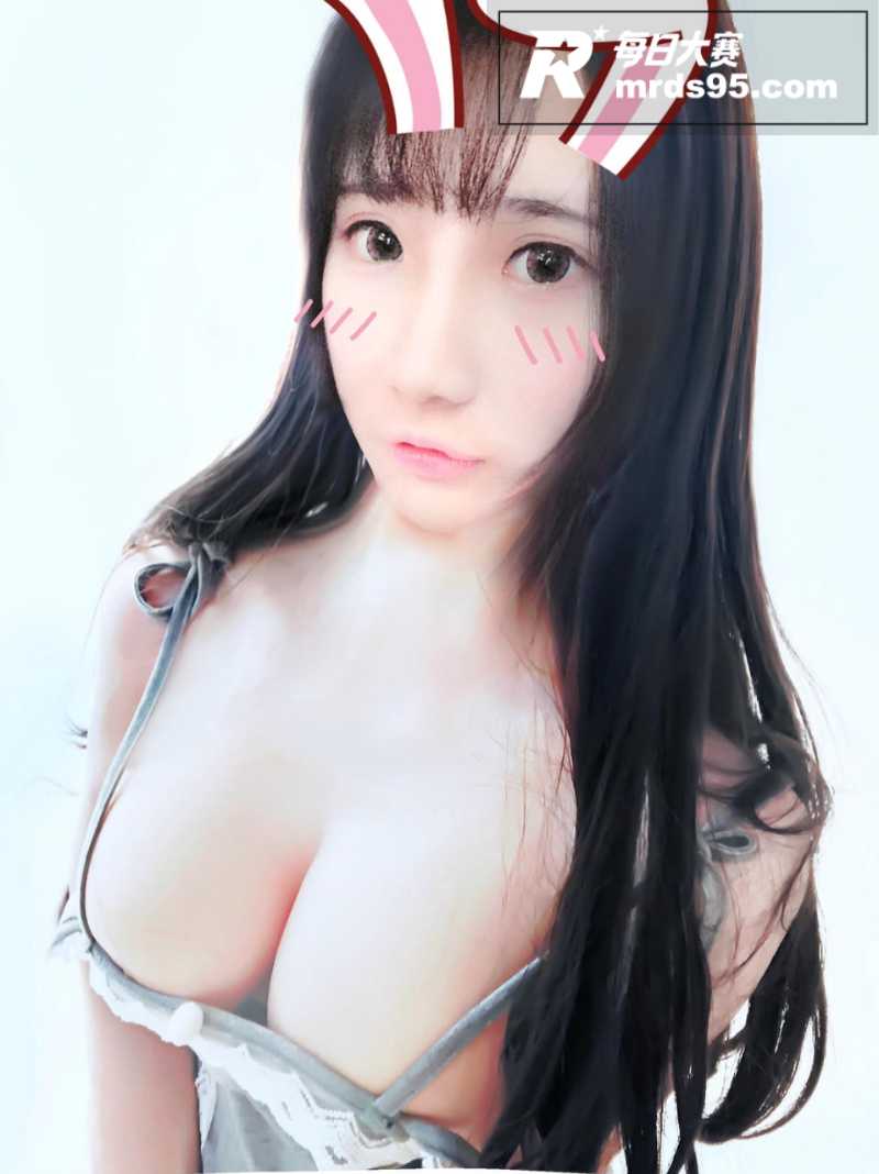 极品童颜大奶 萌汁酱相关图片2
