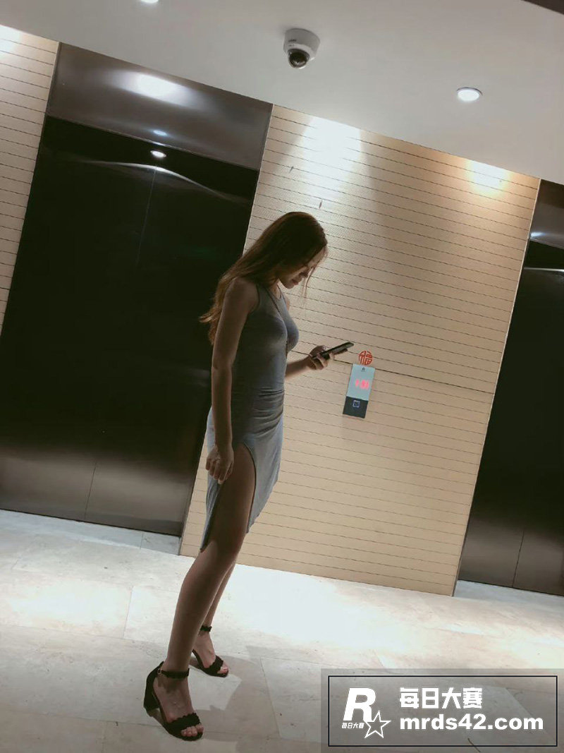 上海浦东巨乳嫩妹 张相关图片8