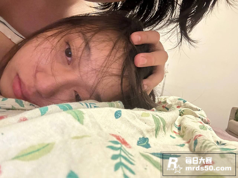 高颜值清纯学妹 卢巧相关图片2