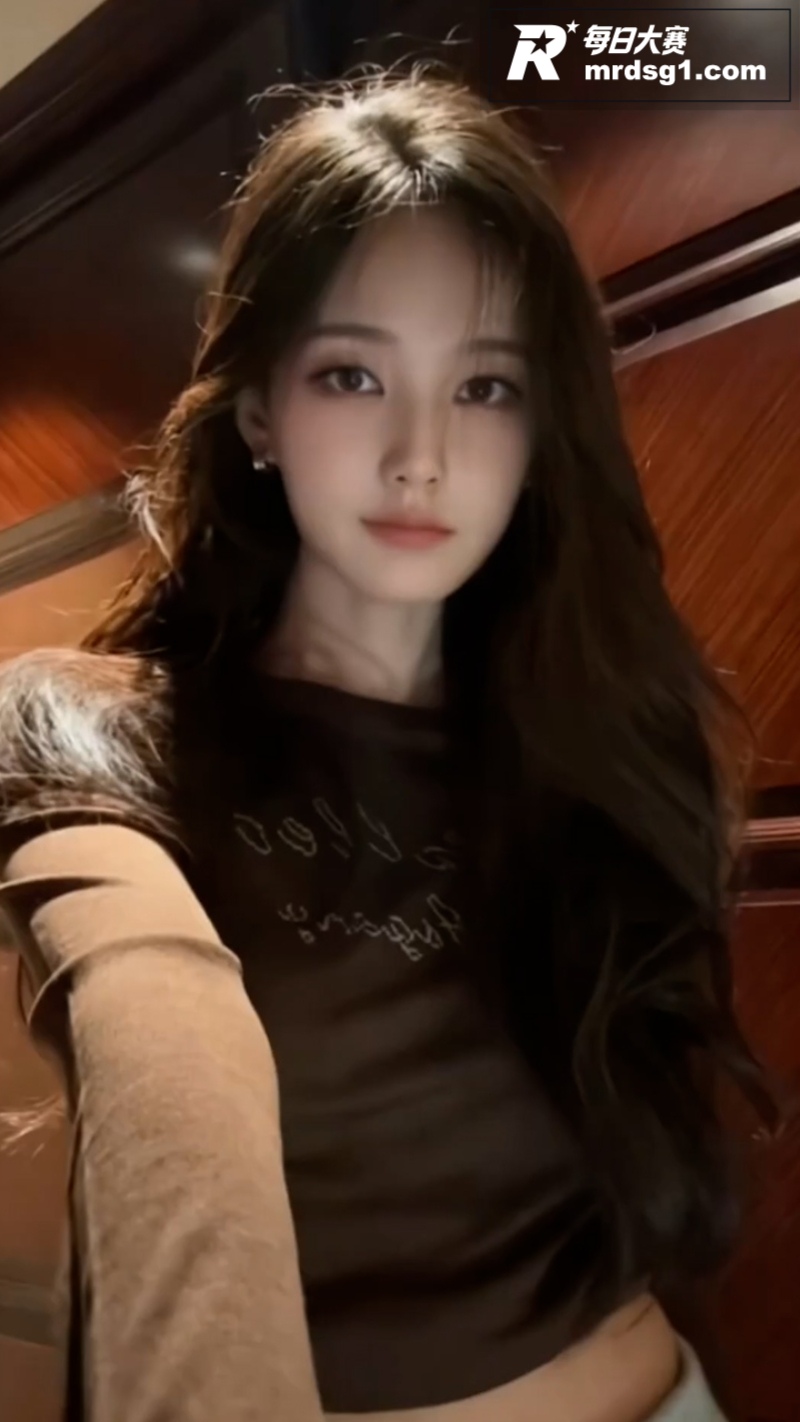 AI脱衣女明星 李一相关图片1