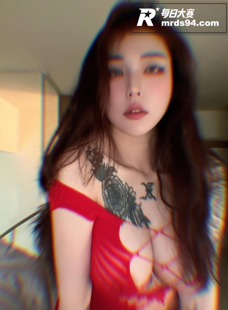 高颜值微胖巨乳小网红相关图片6