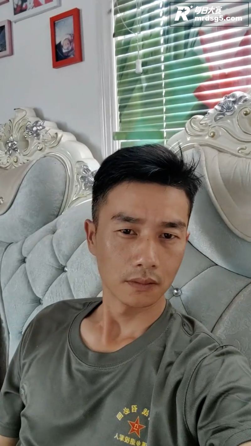 抖音已婚男网红 闻鸡相关图片3
