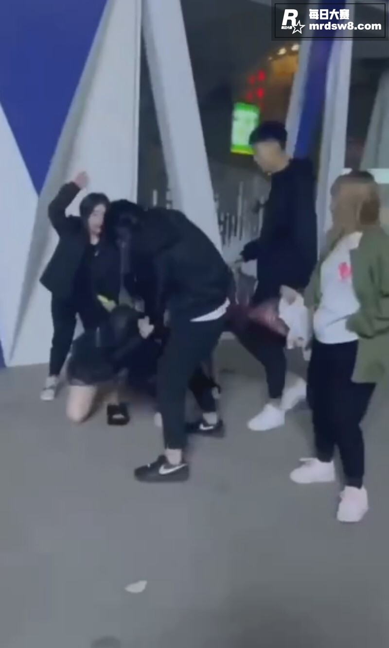 群殴现场！辽宁沈阳和相关图片3