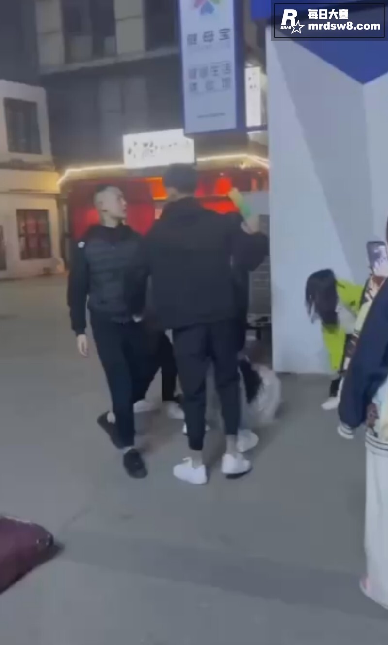 群殴现场！辽宁沈阳和相关图片5