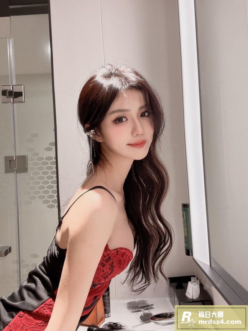 推特高颜值反差婊 粉相关图片1