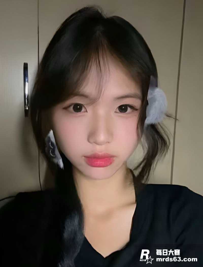 抖音热瓜副班长 吴柳相关图片3