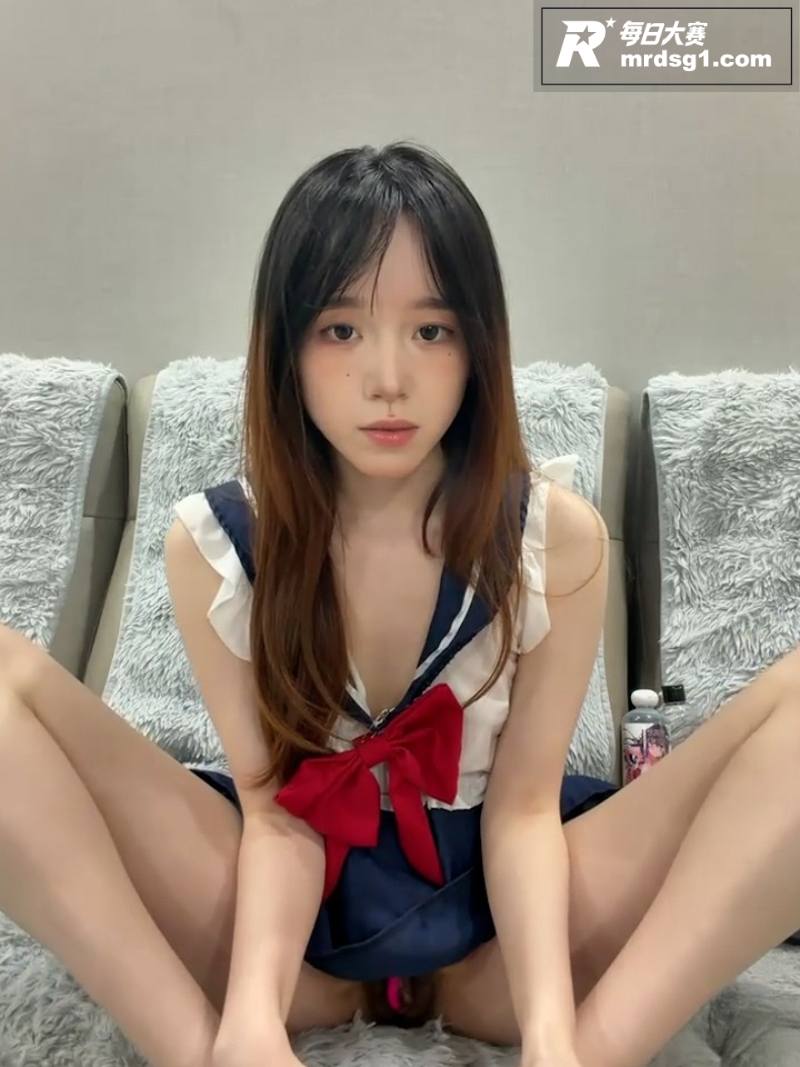 ST站高颜值嫩妹 L相关图片2