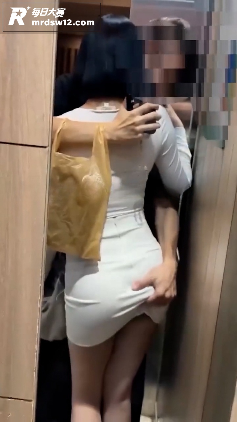 推特台湾顶级淫妻 E相关图片1