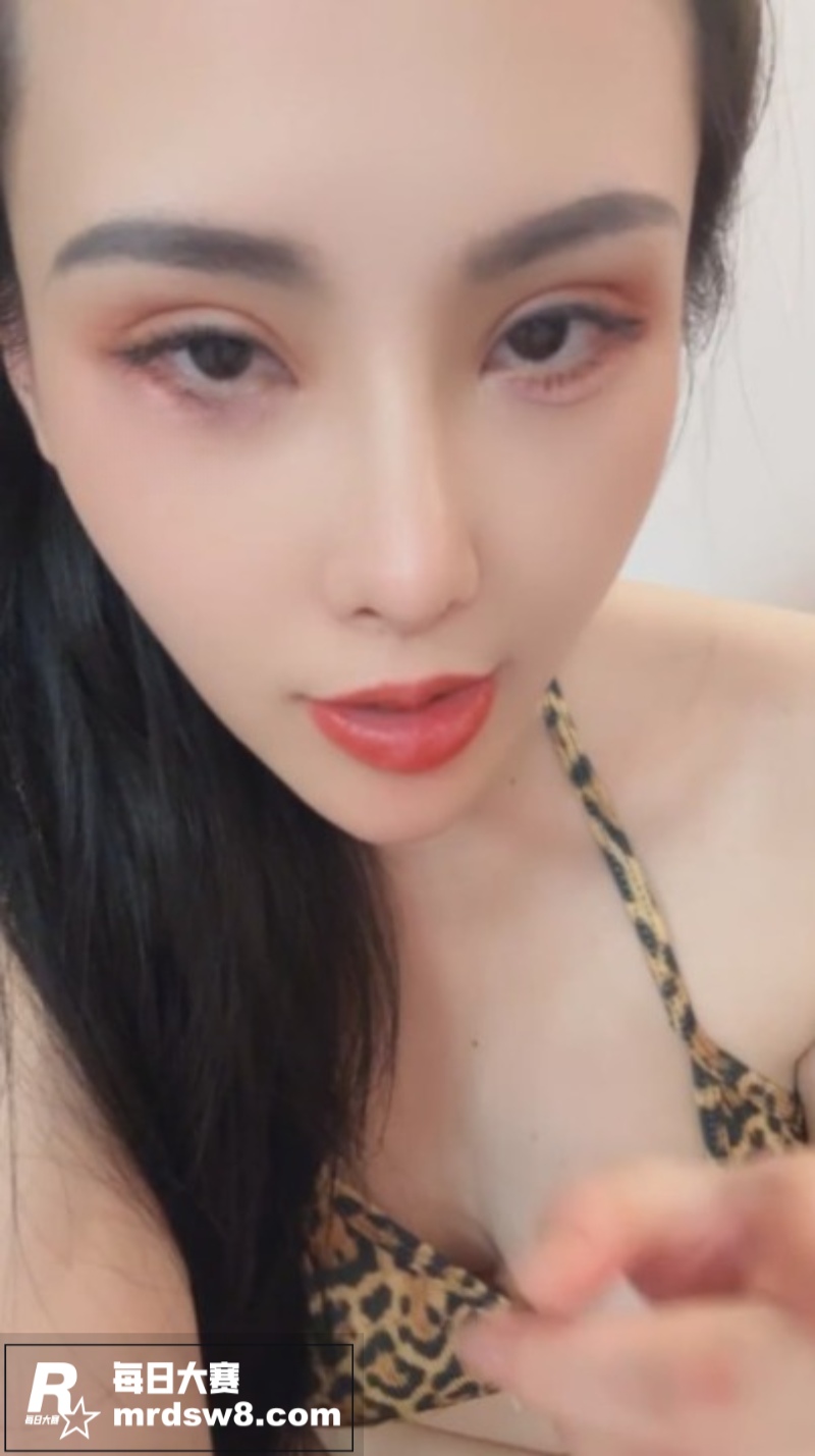 极品淫荡女秘书把母狗相关图片5