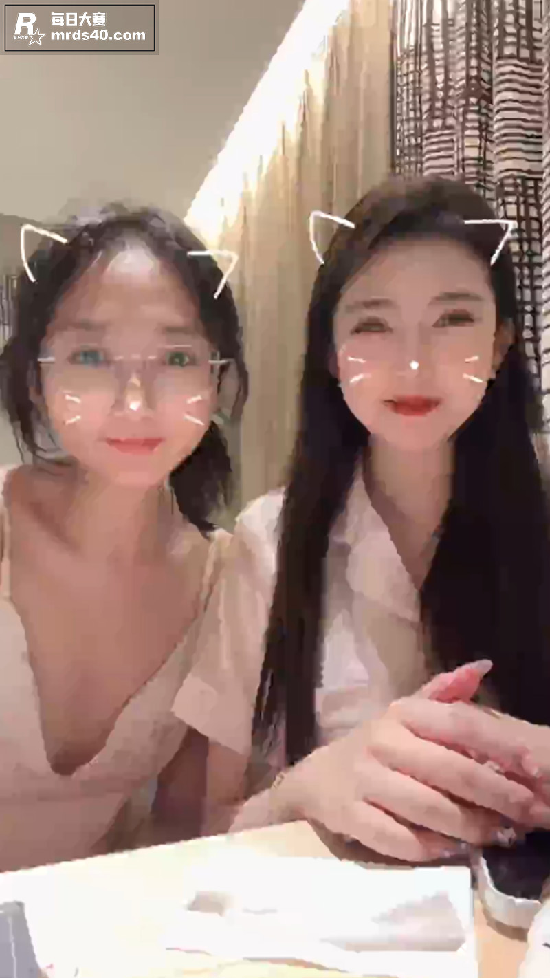 抖音极品眼镜反差婊 相关图片3