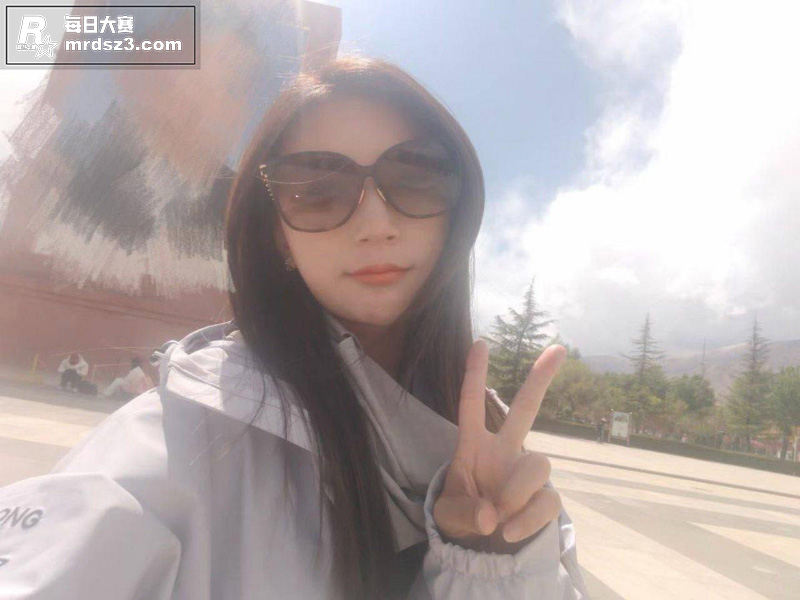 极品反差少女精彩视频相关图片1