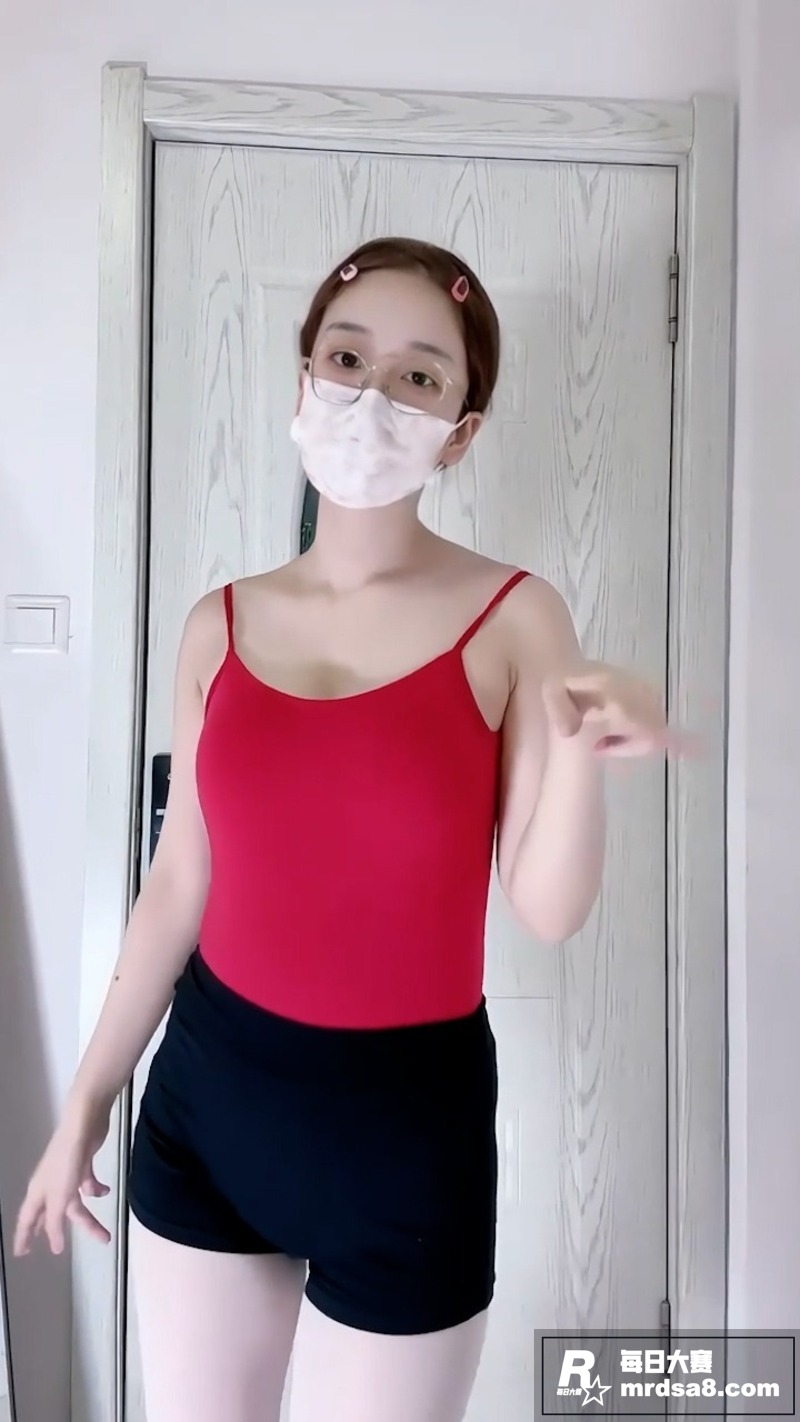 抖音网红嫩妹 香香一相关图片2
