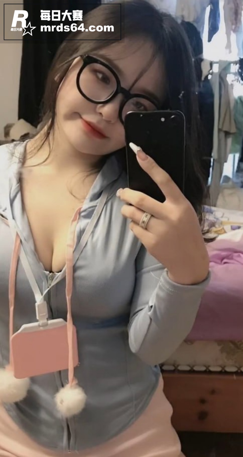 快手微胖小萝莉 周周相关图片4