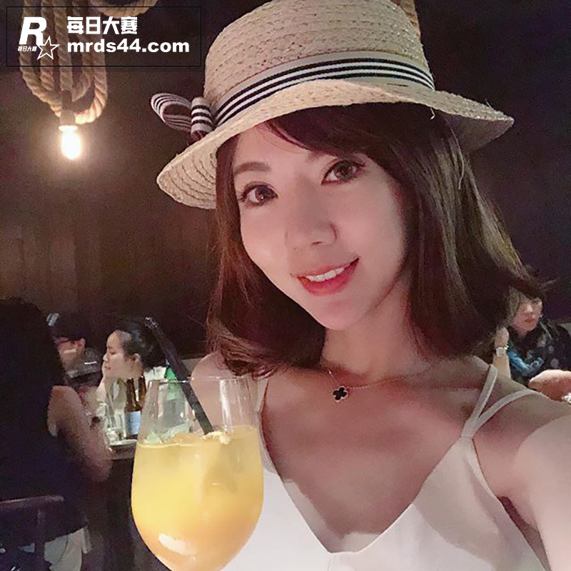 高颜值极品人妻 Qb相关图片16