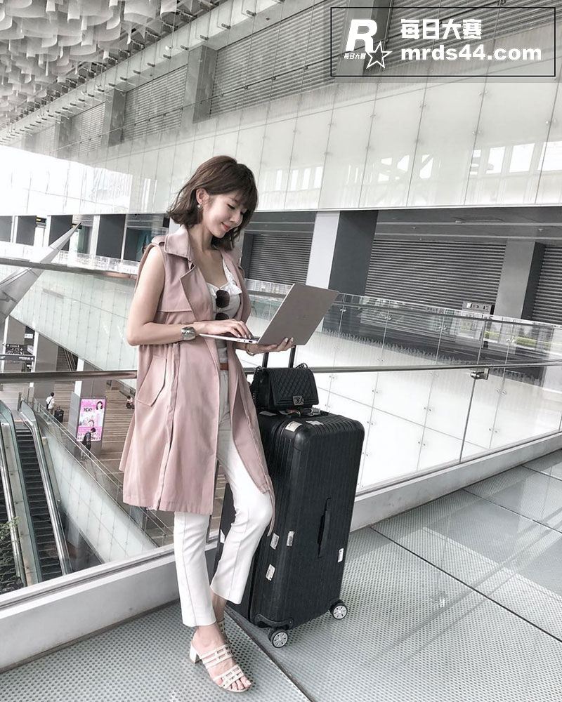 高颜值极品人妻 Qb相关图片23