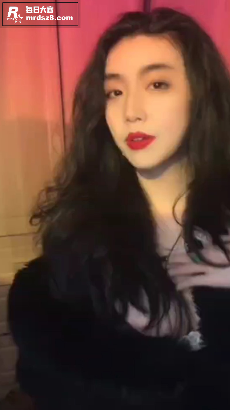 抖音各大网红直播走光相关图片3